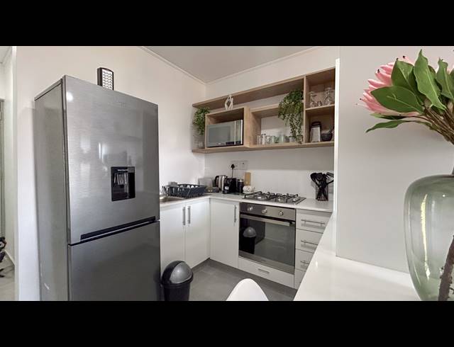 1 BEDROOM STUDIO APARTMENT TO LET IN SALT ROCK